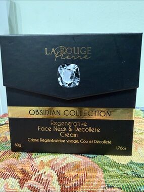 Regenerative Face, Neck & Décolleté Cream — Obsidian collection